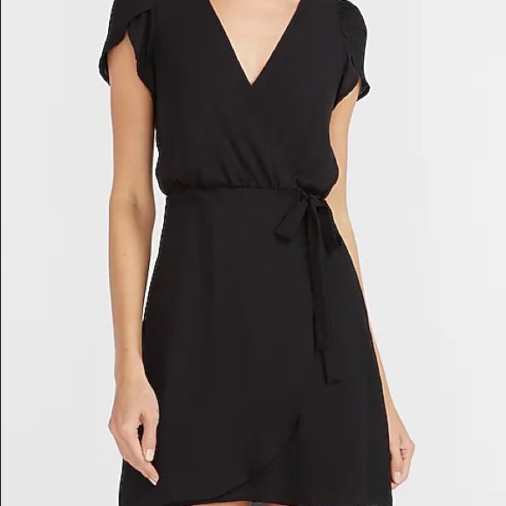 NWT Tulip Sleeve Wrap Dress